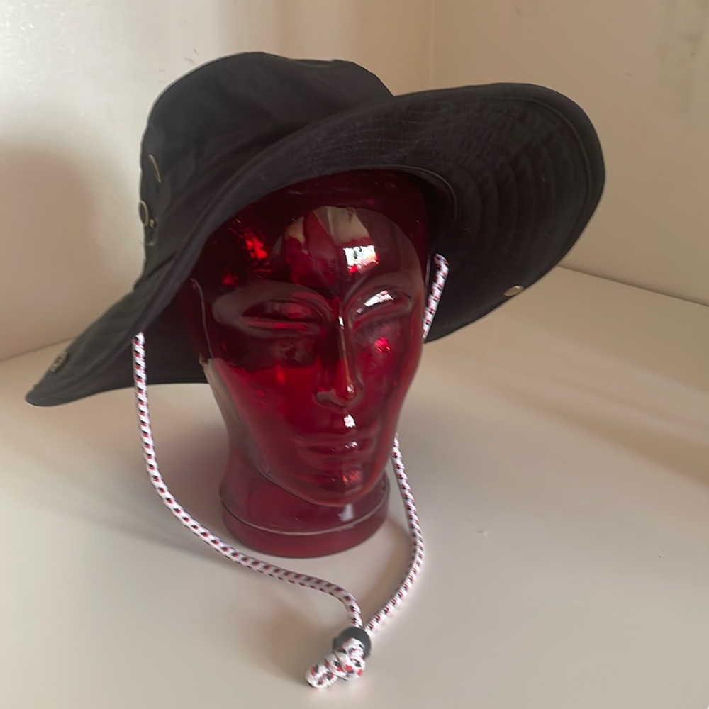 🔴Black hat nwt